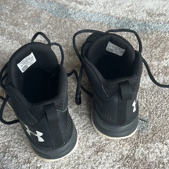 Under Armour - Picture 2 of 2